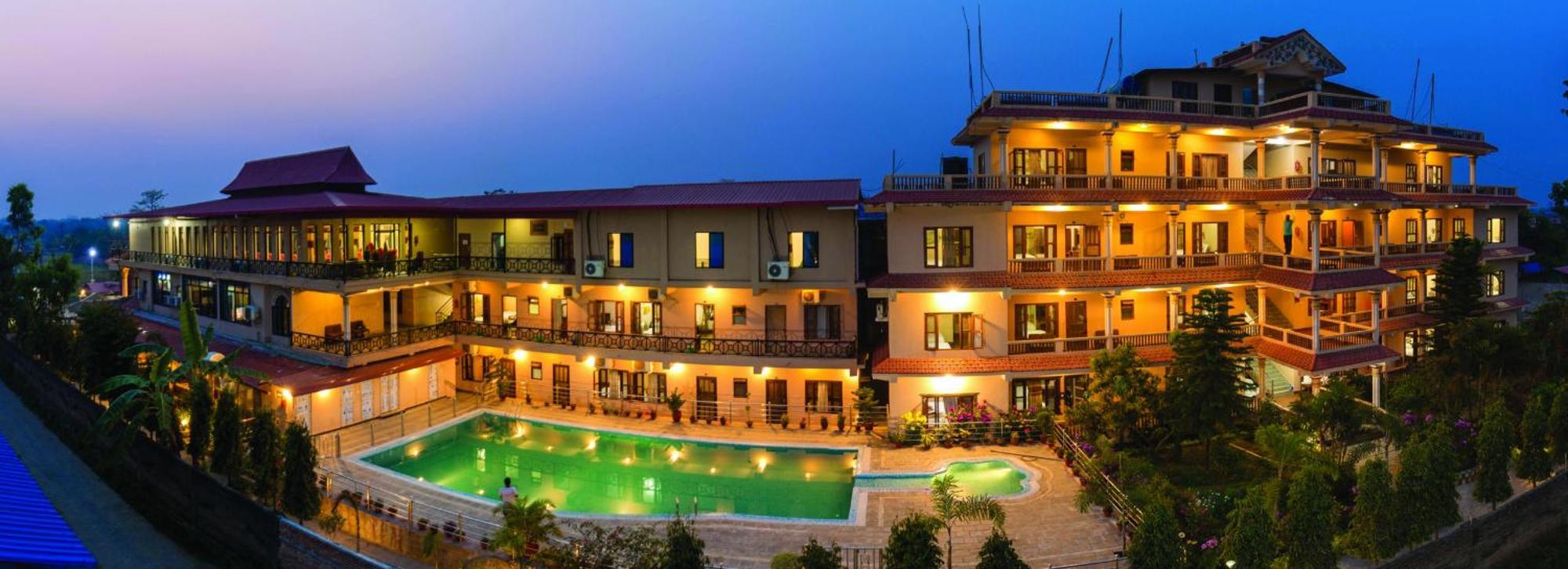 Hotel Royal Safari Sauraha Exterior foto